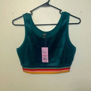 ❤️NWT velour crop top